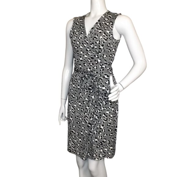 DIANE VON FURSTENBERG Wrap Dress, 8, New Yatzi Short, Spotted Floral Cat, Grey - Picture 6 of 16